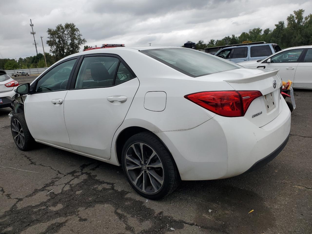 2T1BURHE8HC898642 2017 TOYOTA COROLLA - Image 2