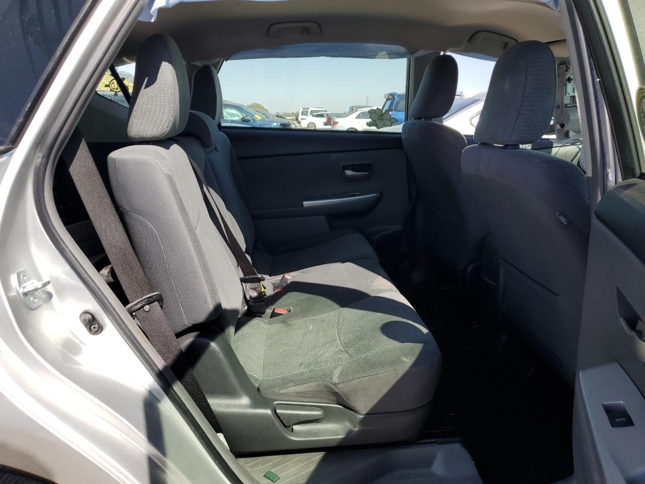 2013 Toyota Prius - Image 10