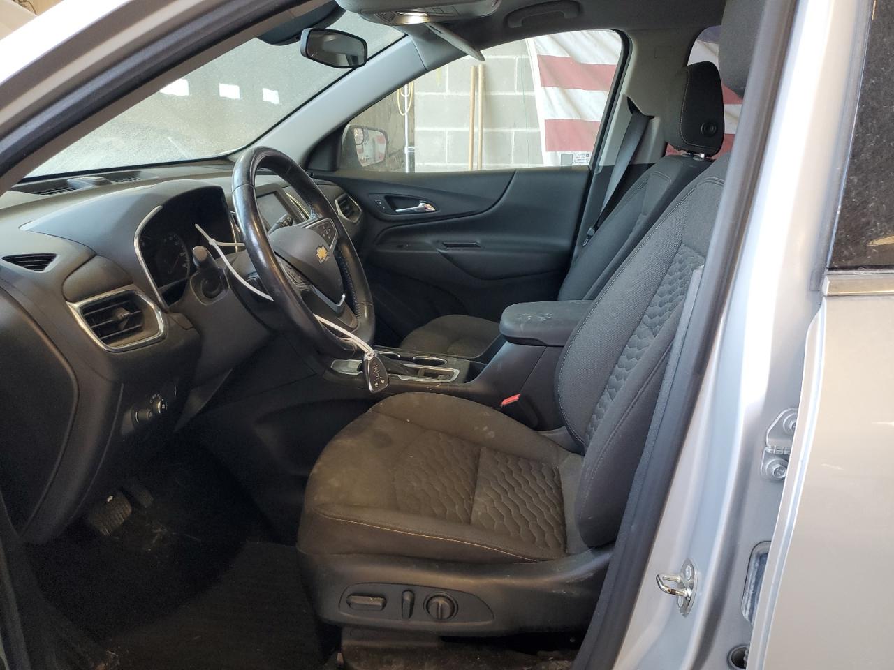 2GNAXJEV9J6239895 2018 Chevrolet Equinox Lt