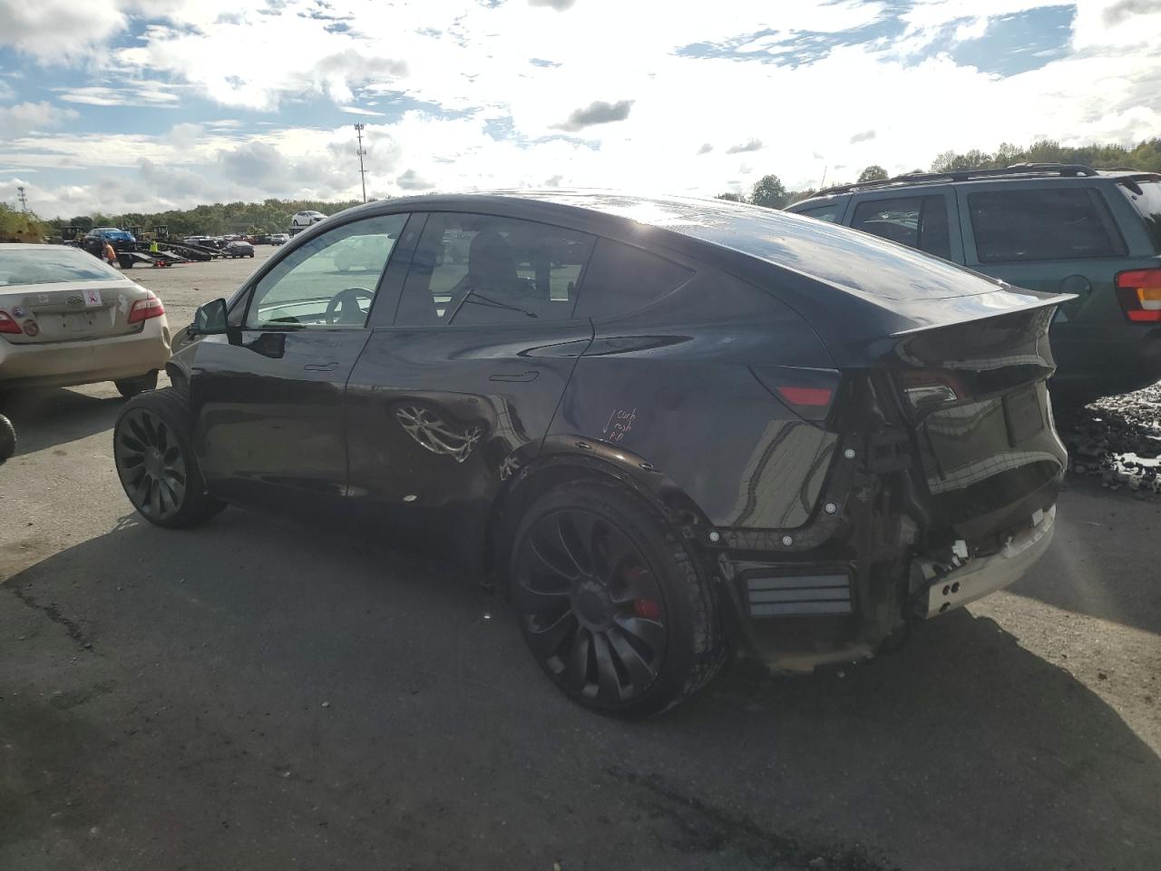 7SAYGDEF8PF747377 2023 Tesla Model Y