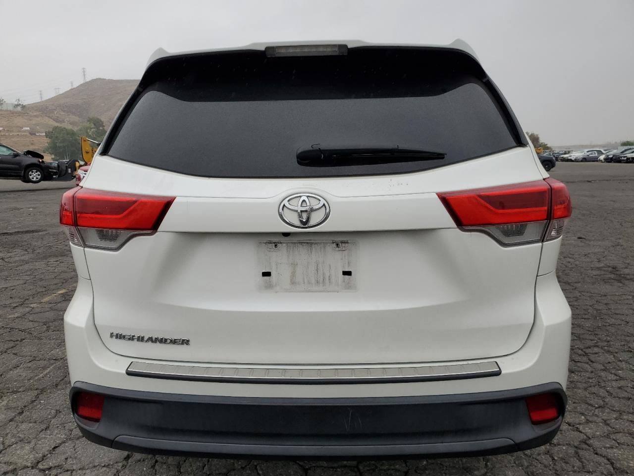 2019 Toyota Highlander Le VIN: 5TDZARFH4KS044475 Lot: 72168684