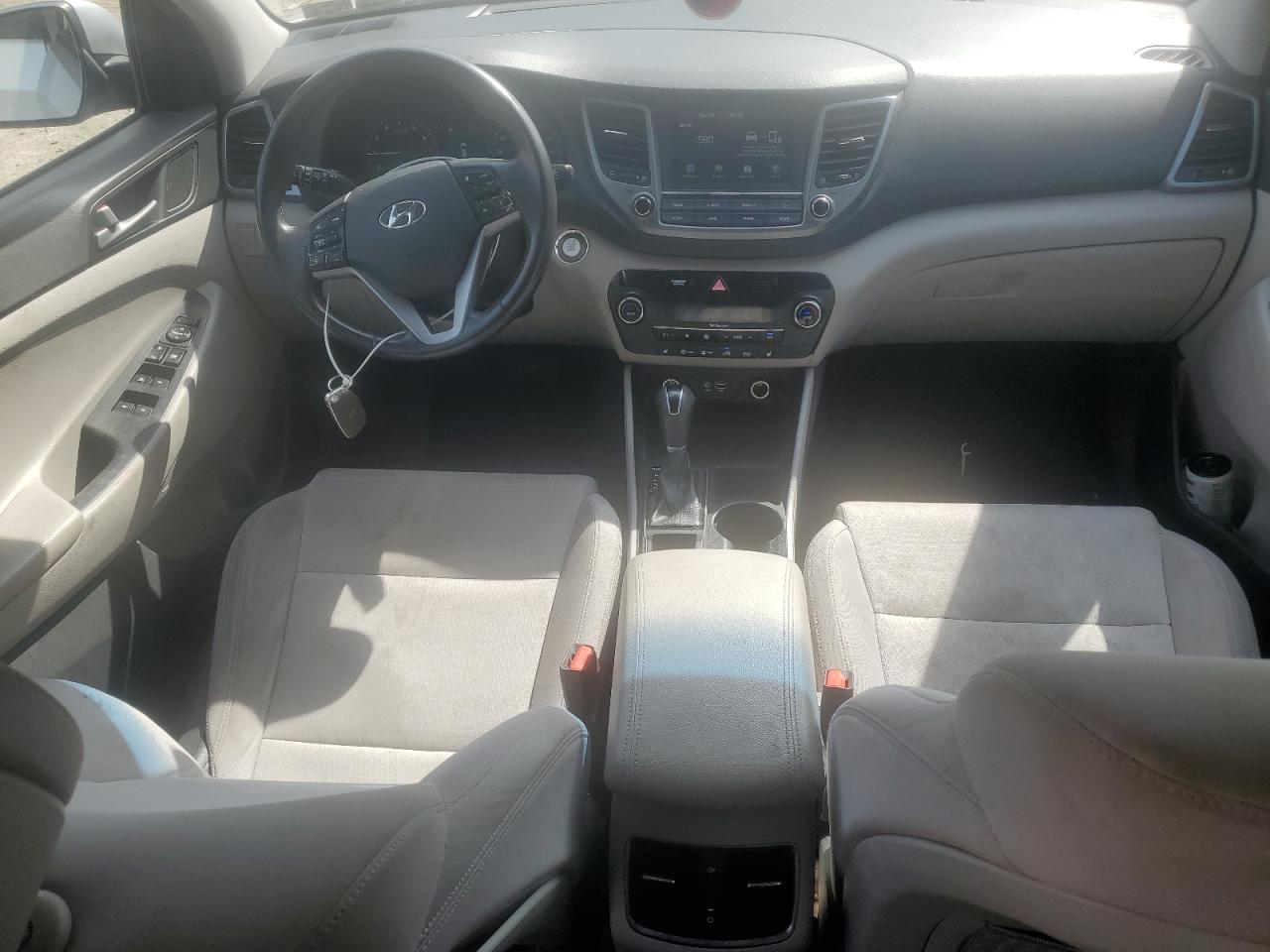 KM8J33A21JU682194 2018 Hyundai Tucson Value