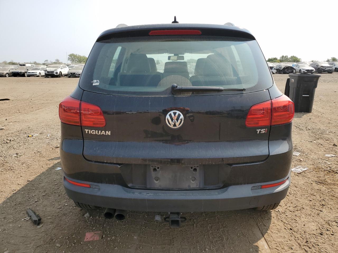 WVGAV7AX2HK001673 2017 Volkswagen Tiguan S