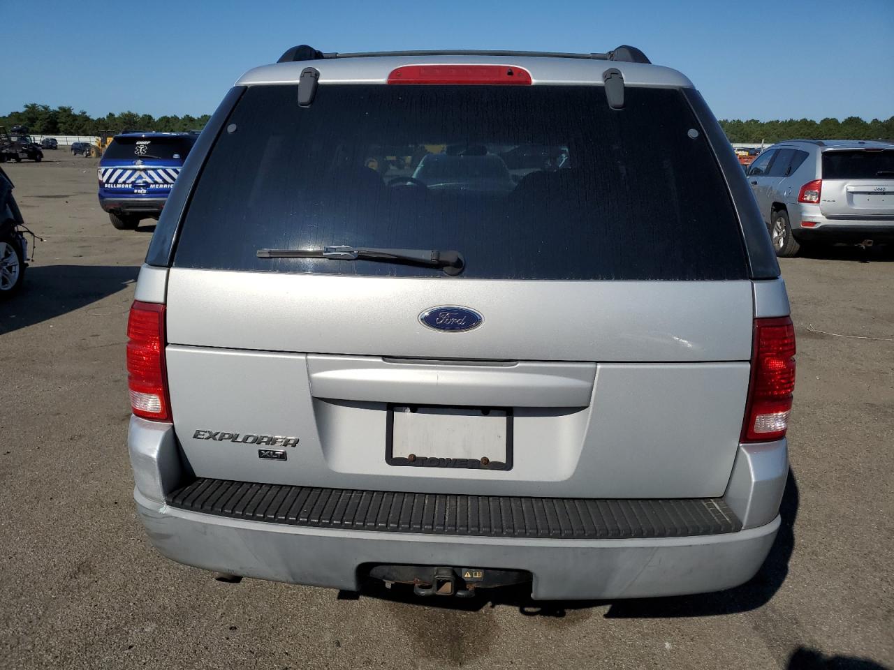 1FMZU73E22UB69486 2002 Ford Explorer Xlt