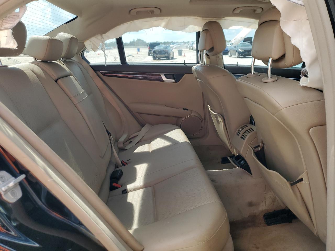 2014 Mercedes-Benz C 250 VIN: WDDGF4HB9EG256040 Lot: 72553924