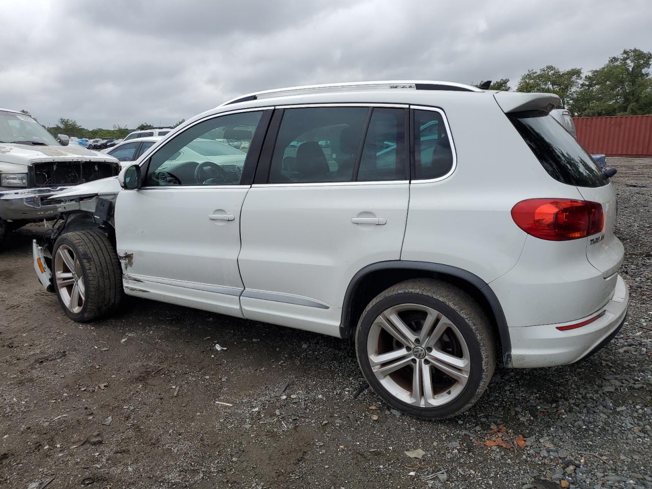 WVGAV7AX8GW603789 2016 VOLKSWAGEN TIGUAN - Image 2