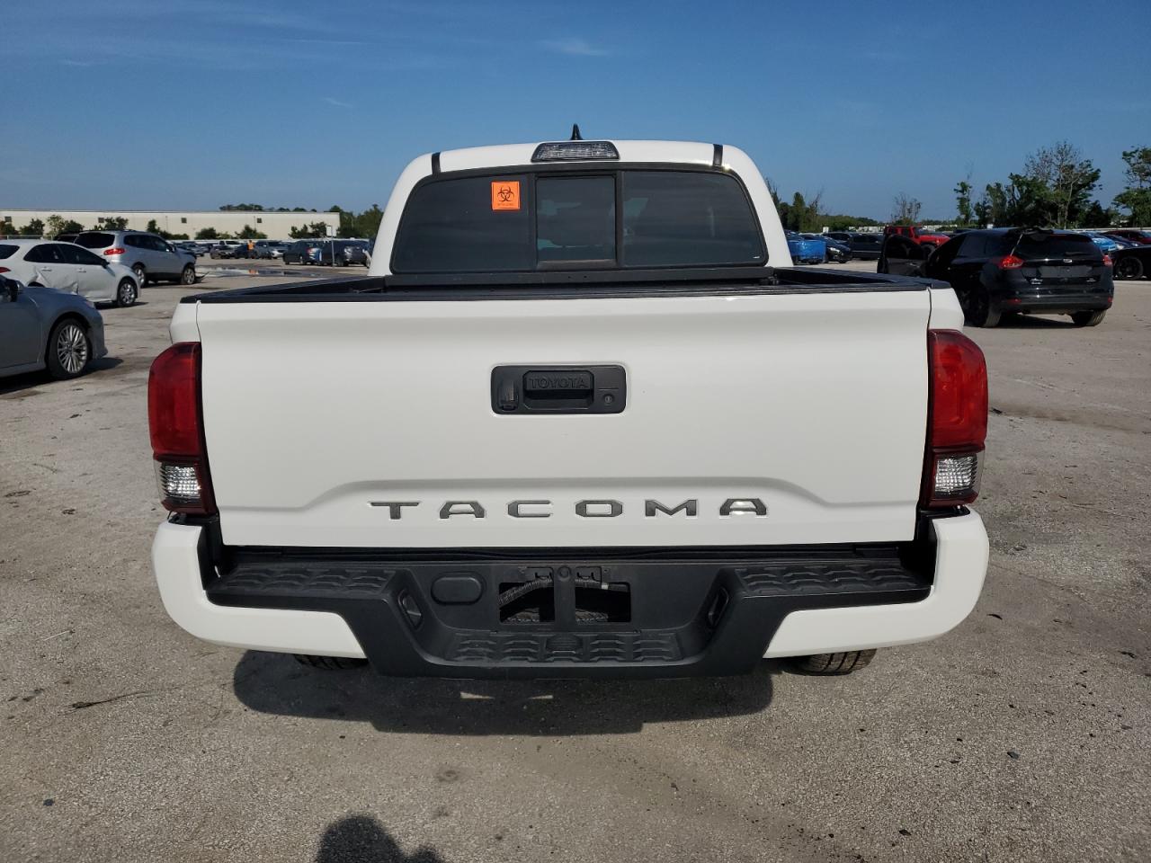 5TFAX5GN0JX126107 2018 Toyota Tacoma Double Cab