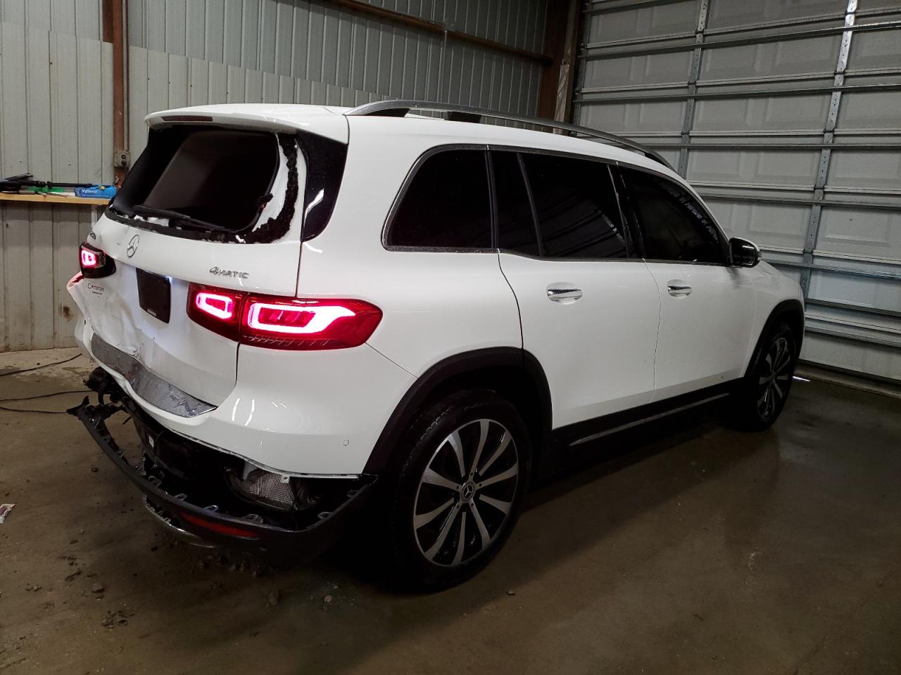 2023 Mercedes-Benz GLB - Image 3