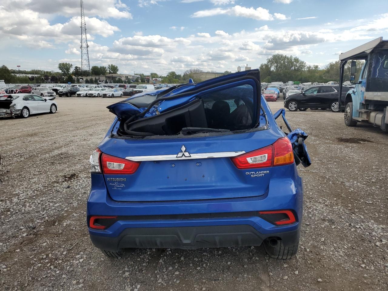 2018 Mitsubishi Outlander - Image 6