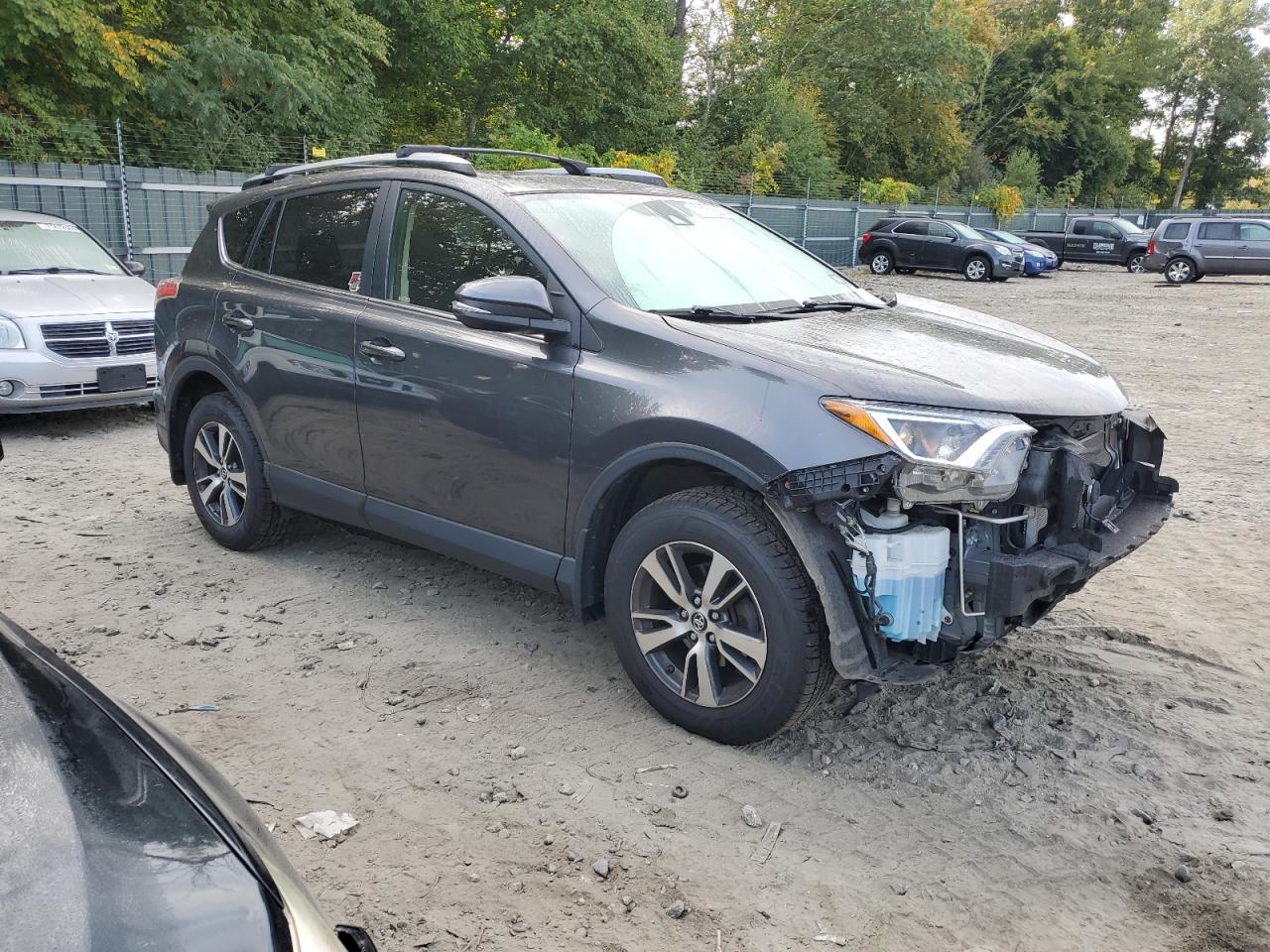 VIN JTMRFREV1JJ187064 2018 TOYOTA RAV4 no.4