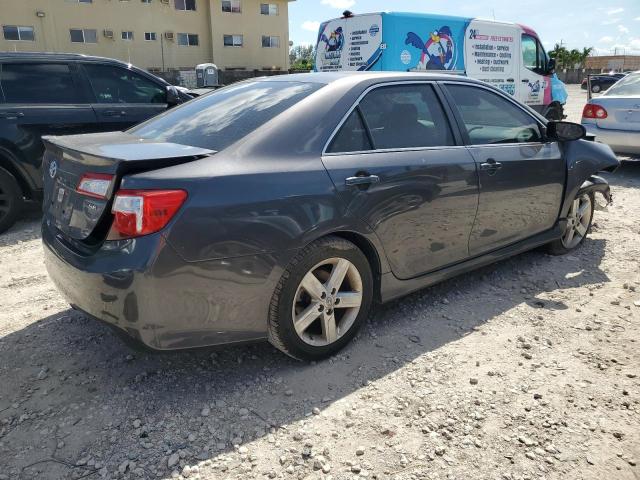 Седани TOYOTA CAMRY 2014 Сірий