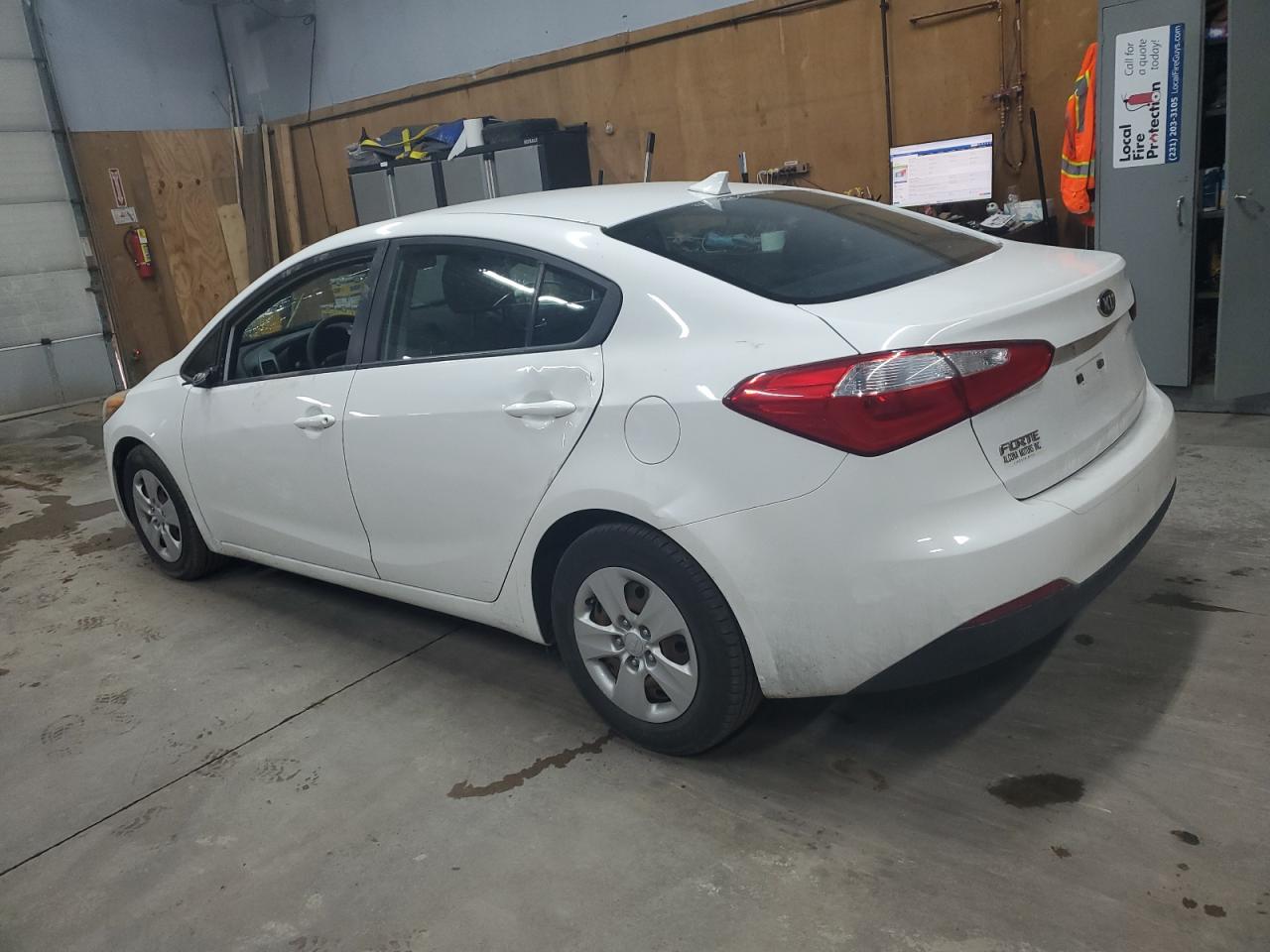 KNAFK4A64G5459895 2016 KIA FORTE - Image 2