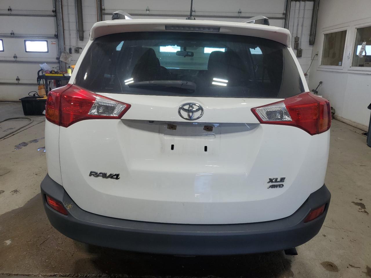 2015 Toyota RAV 4 - Image 6
