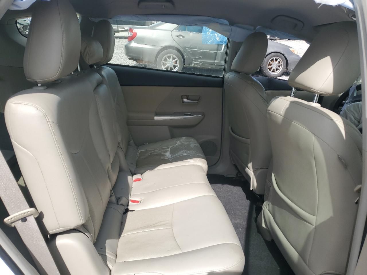 2013 Toyota Prius - Image 10