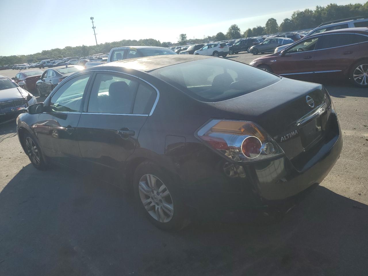 2011 Nissan Altima - Image 2