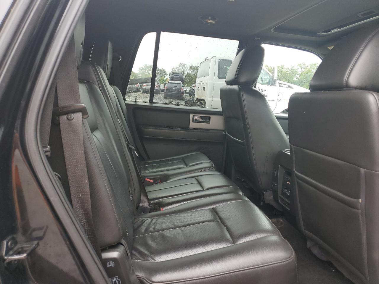2013 Ford Expedition - Image 11