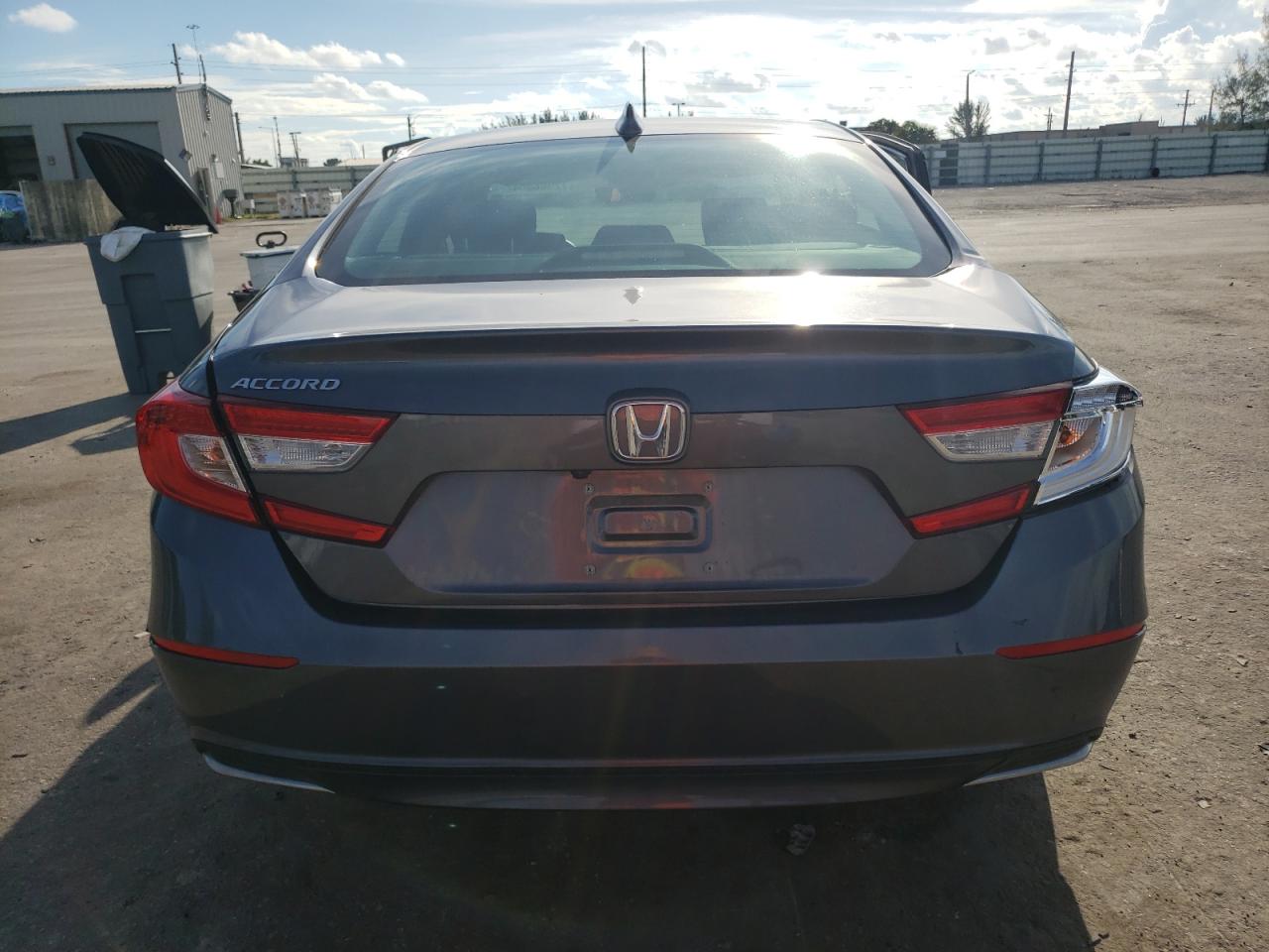 1HGCV1F5XJA111837 2018 Honda Accord Exl