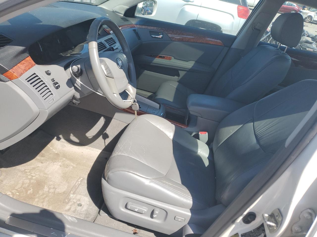 2006 Toyota Avalon - Image 7