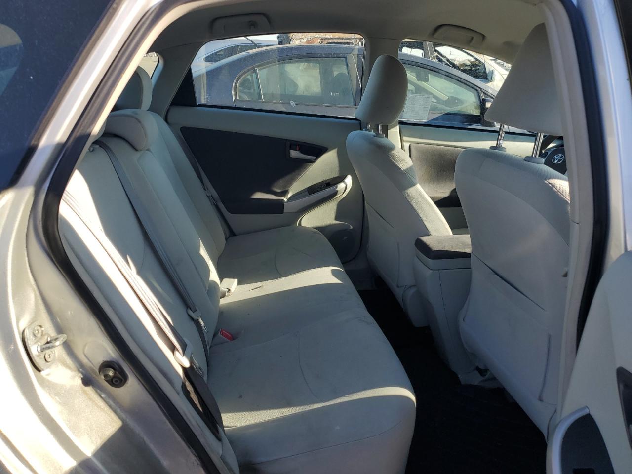 2010 Toyota Prius - Image 10