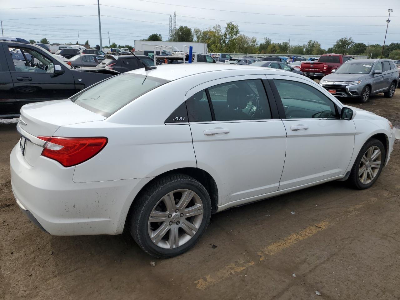 2011 Chrysler 200 - Image 3