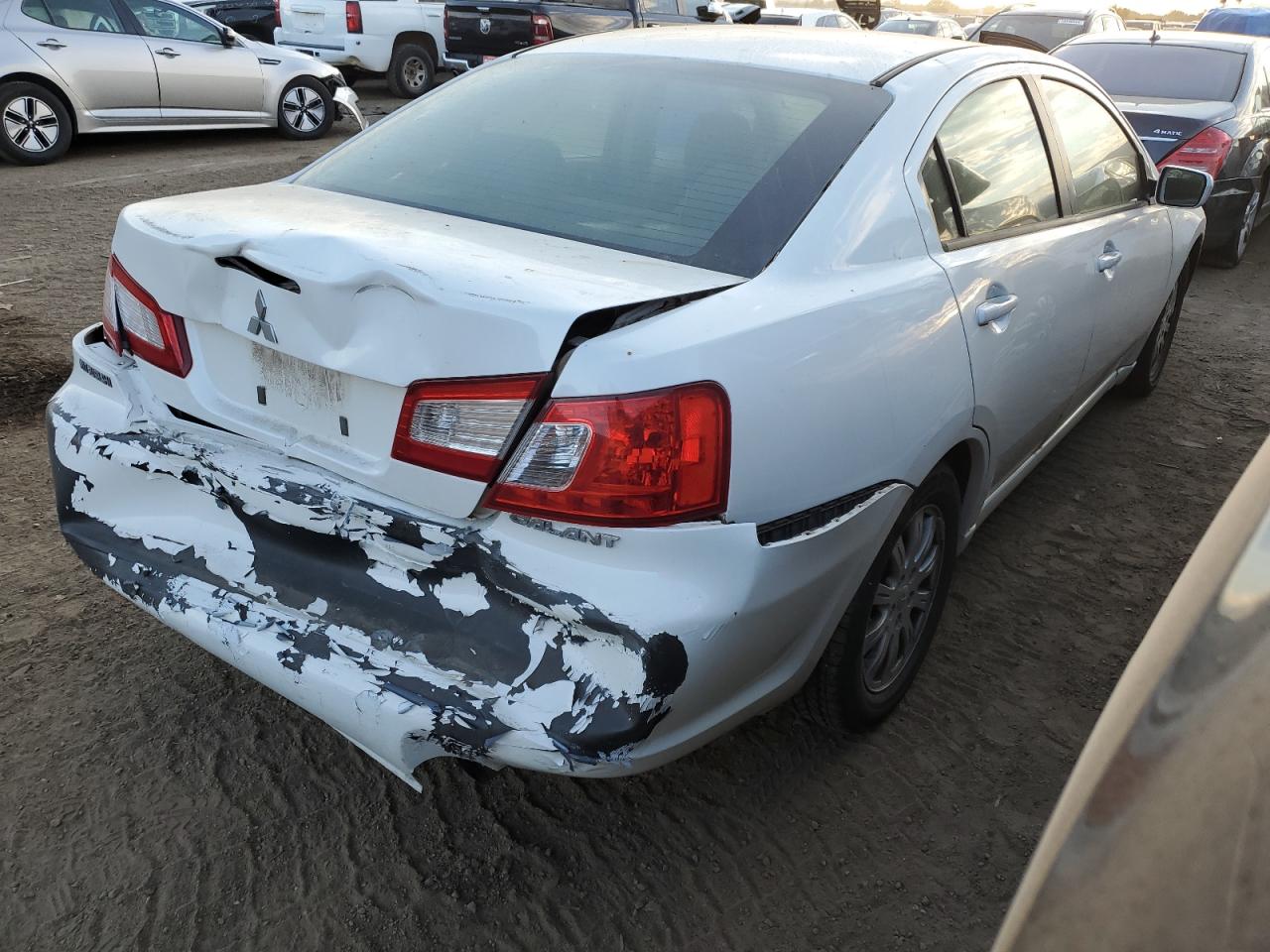 2012 Mitsubishi Galant - Image 3