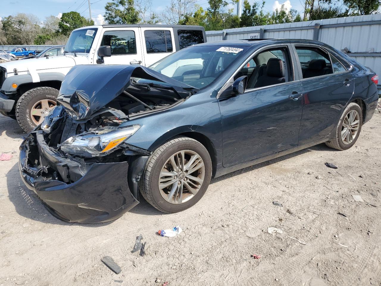 4T1BF1FK9HU274044 2017 TOYOTA CAMRY - Image 1