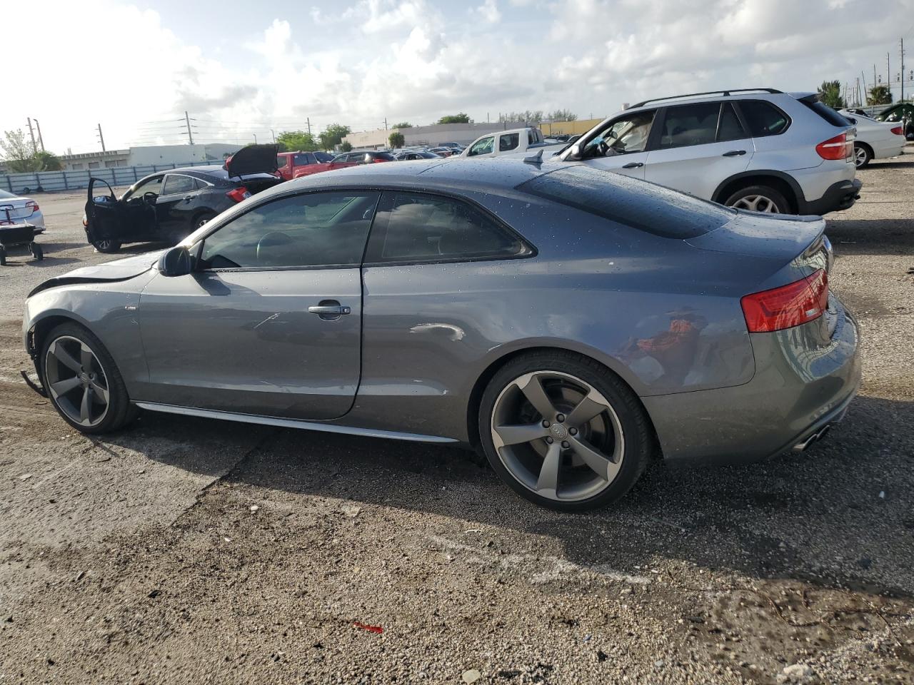 WAUGGAFR4FA014733 2015 AUDI RS5 - Image 2