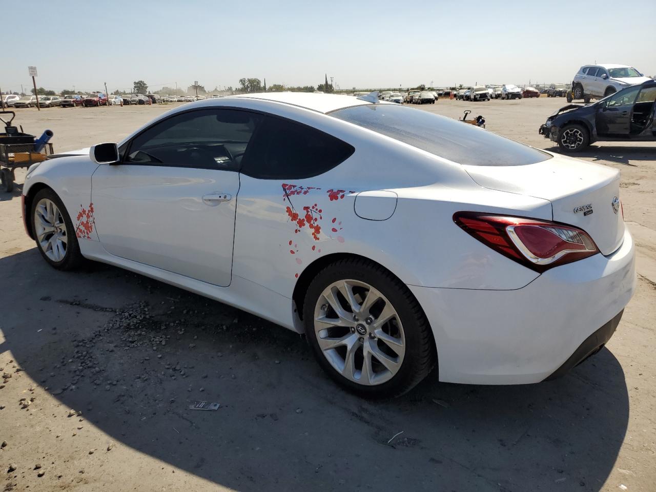 2014 Hyundai Genesis - Image 2