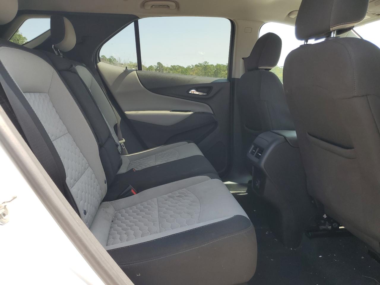 2020 Chevrolet Equinox - Image 11