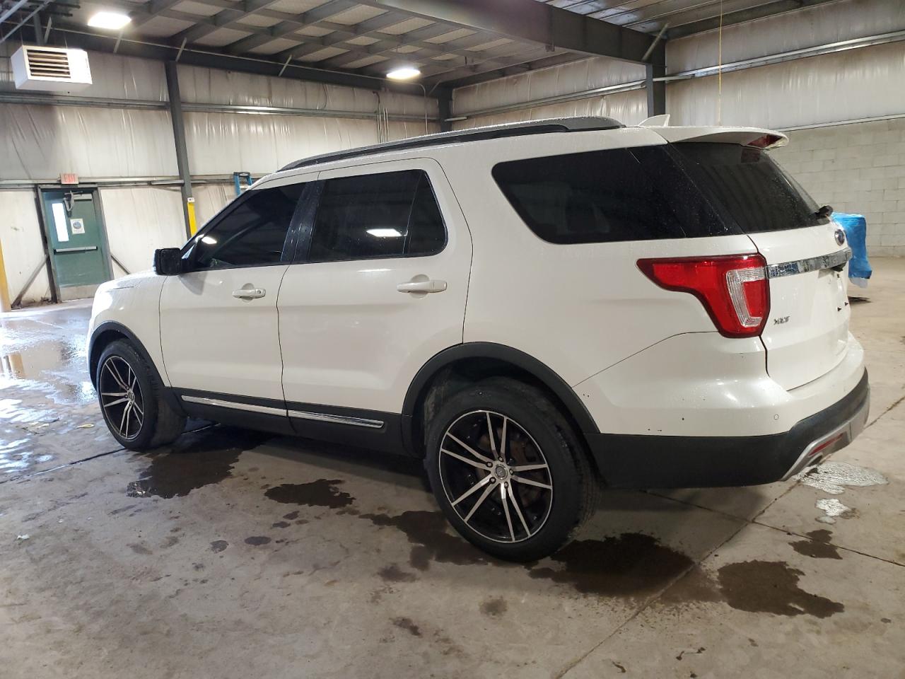 1FM5K8D81HGC27680 2017 FORD EXPLORER - Image 2