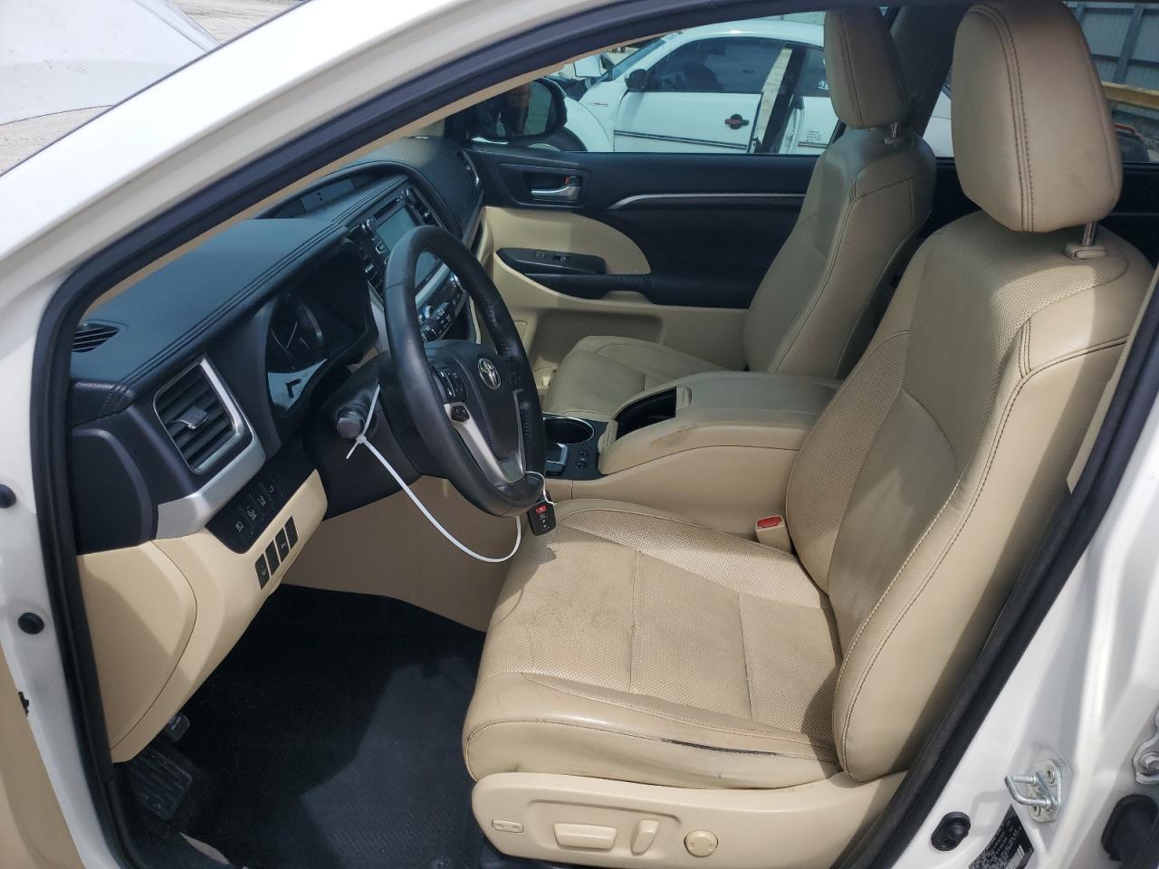 2015 Toyota Highlander - Image 7