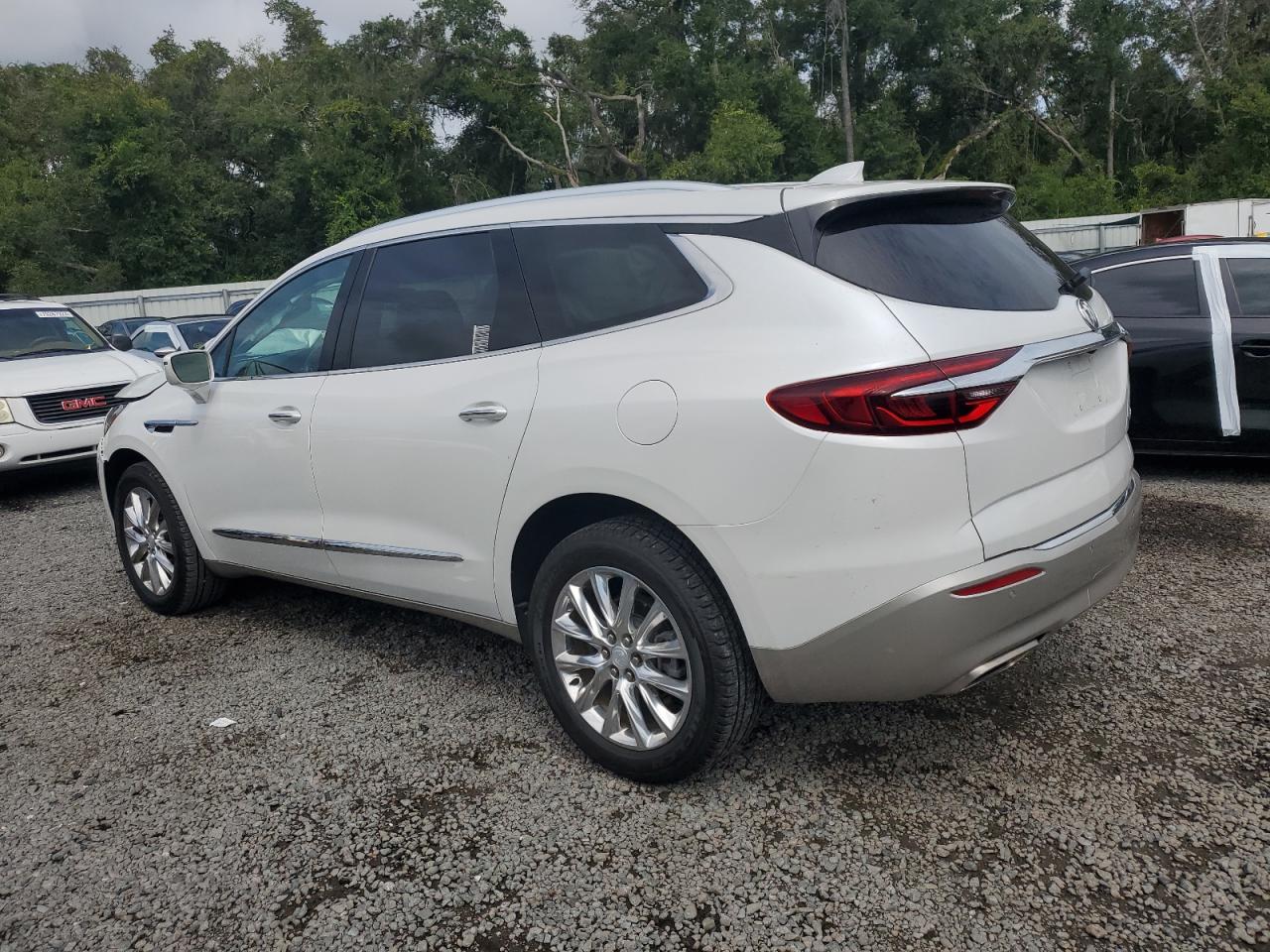 5GAERBKW4KJ214769 2019 BUICK ENCLAVE - Image 2