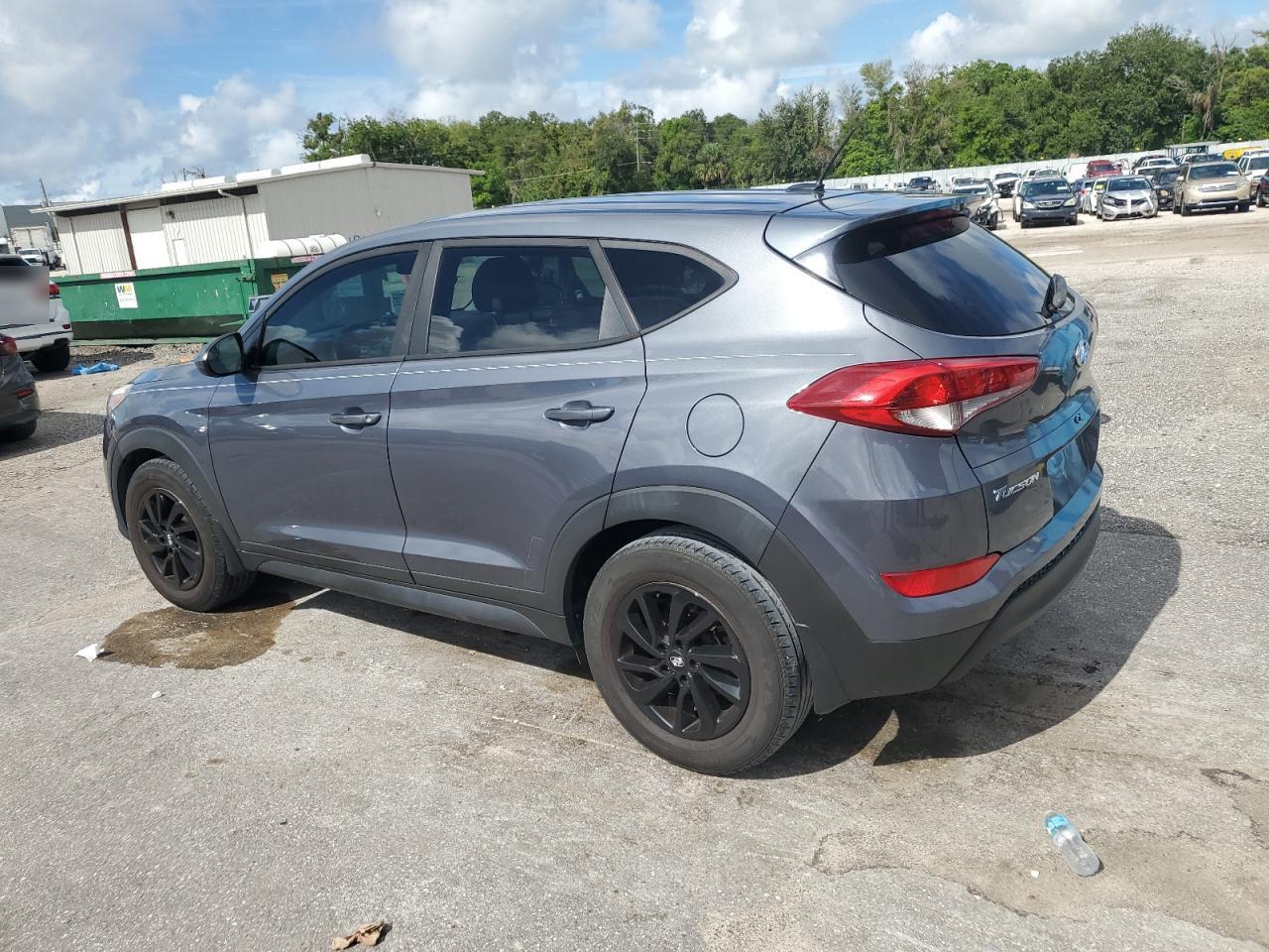 KM8J23A45HU420242 2017 HYUNDAI TUCSON - Image 2