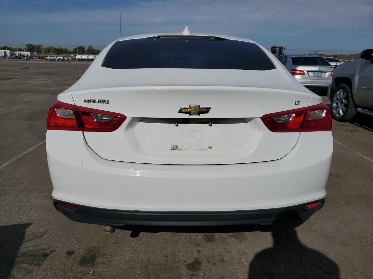 1G1ZD5ST8JF247631 2018 Chevrolet Malibu Lt