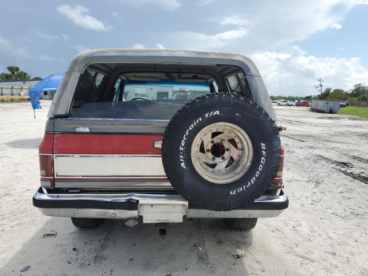 1987 Chevrolet Blazer V10 VIN: 1GNEV18C8HF120401 Lot: 68915934