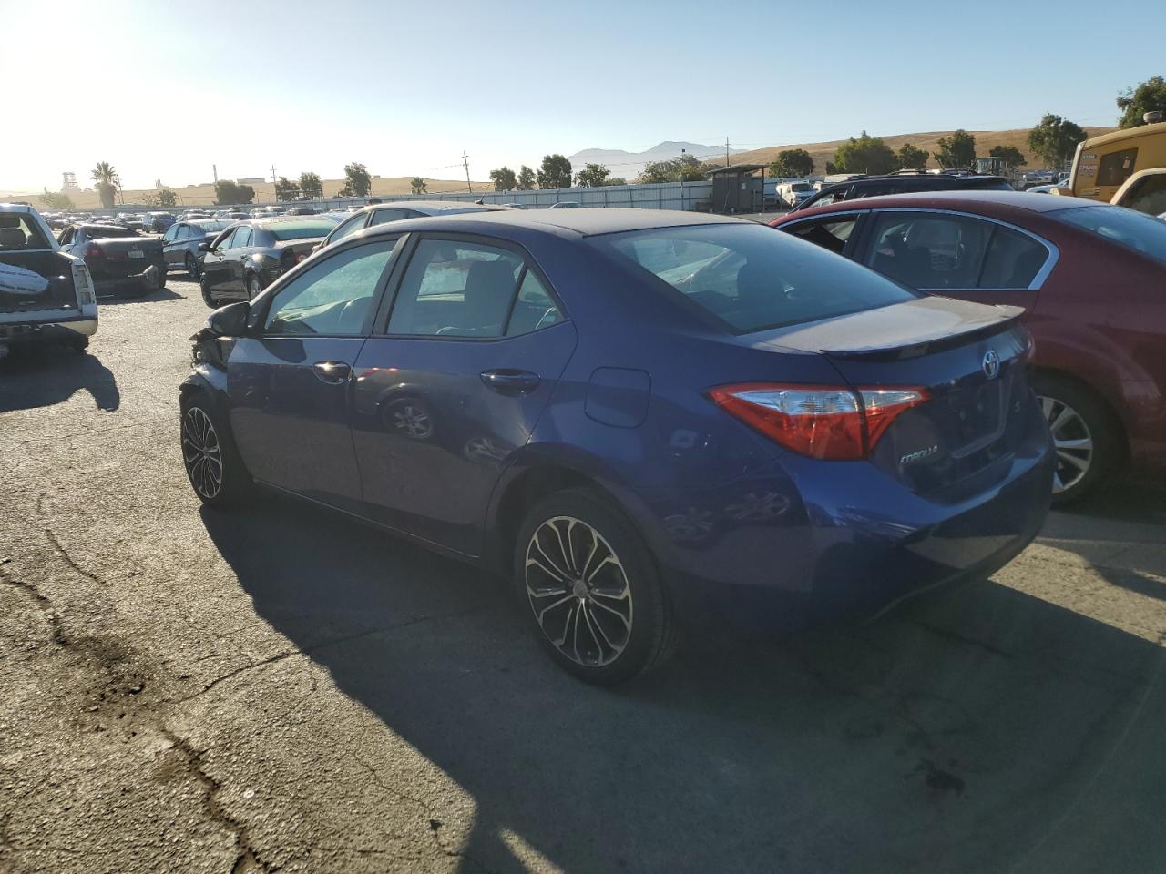 5YFBURHE2GP509606 2016 TOYOTA COROLLA - Image 2