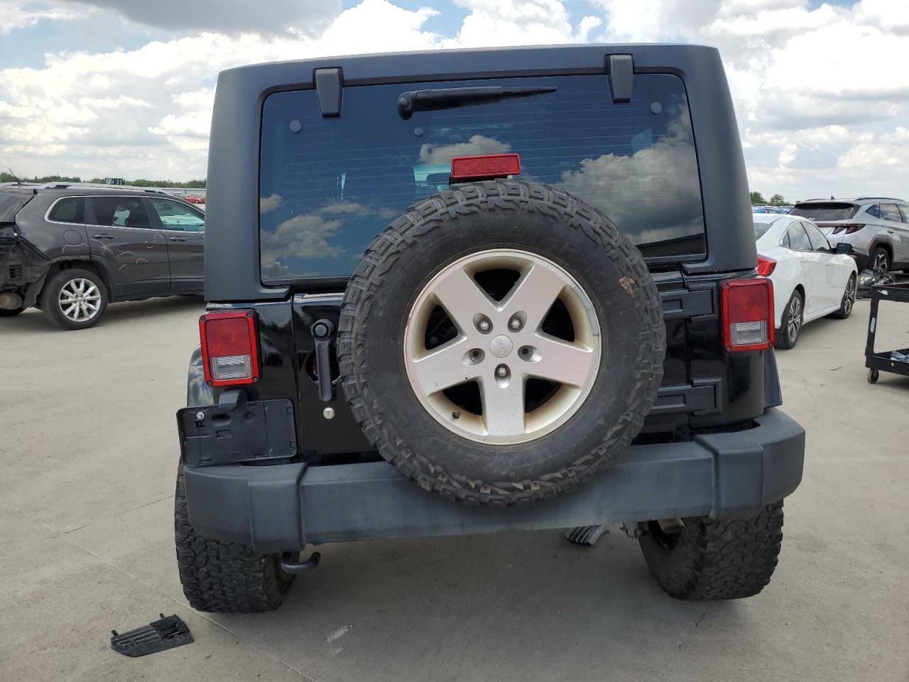 2015 Jeep Wrangler Sport VIN: 1C4AJWAG8FL518851 Lot: 70188054