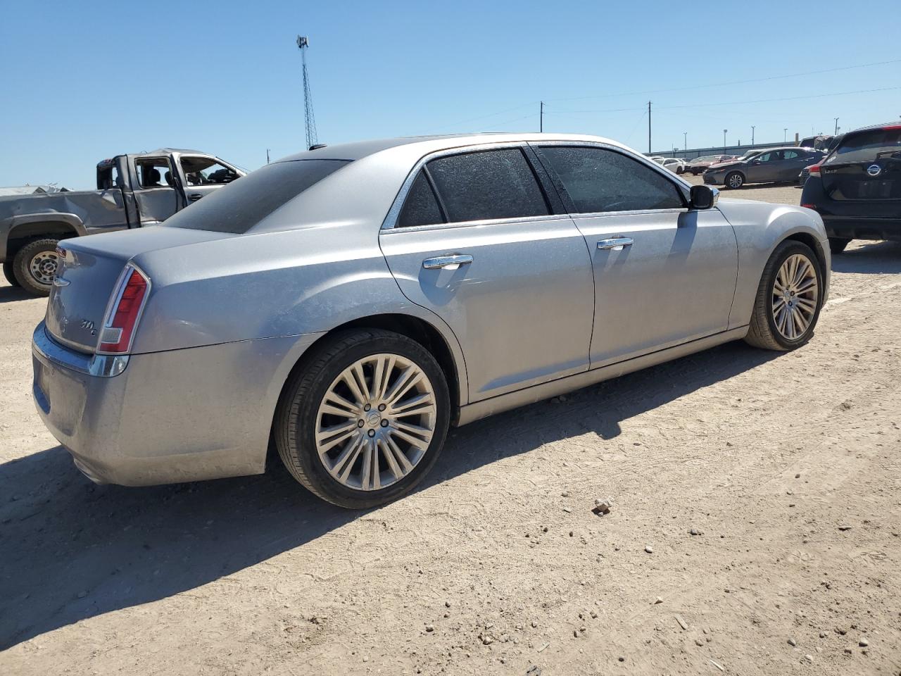 VIN 2C3CCAET3DH652727 2013 CHRYSLER 300 no.3