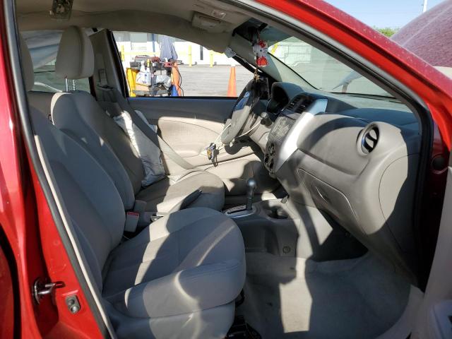 Sedans NISSAN VERSA 2015 Red