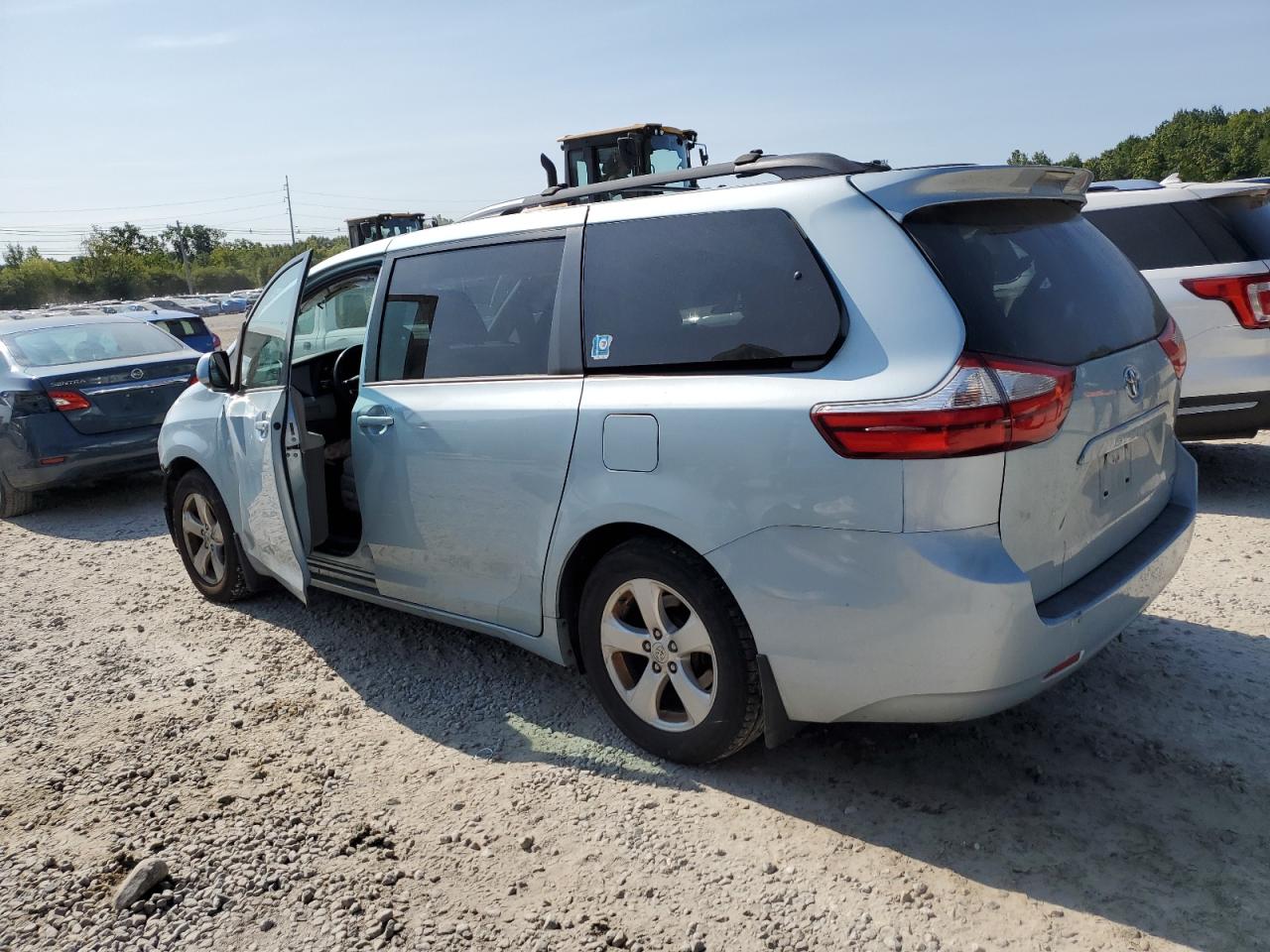 5TDKK3DC0FS540866 2015 TOYOTA SIENNA - Image 2