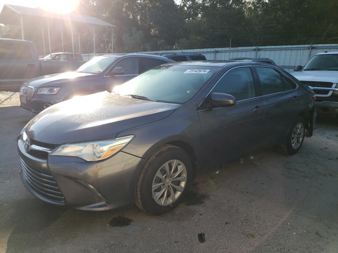 4T1BF1FK0GU141445 2016 TOYOTA CAMRY - Image 1