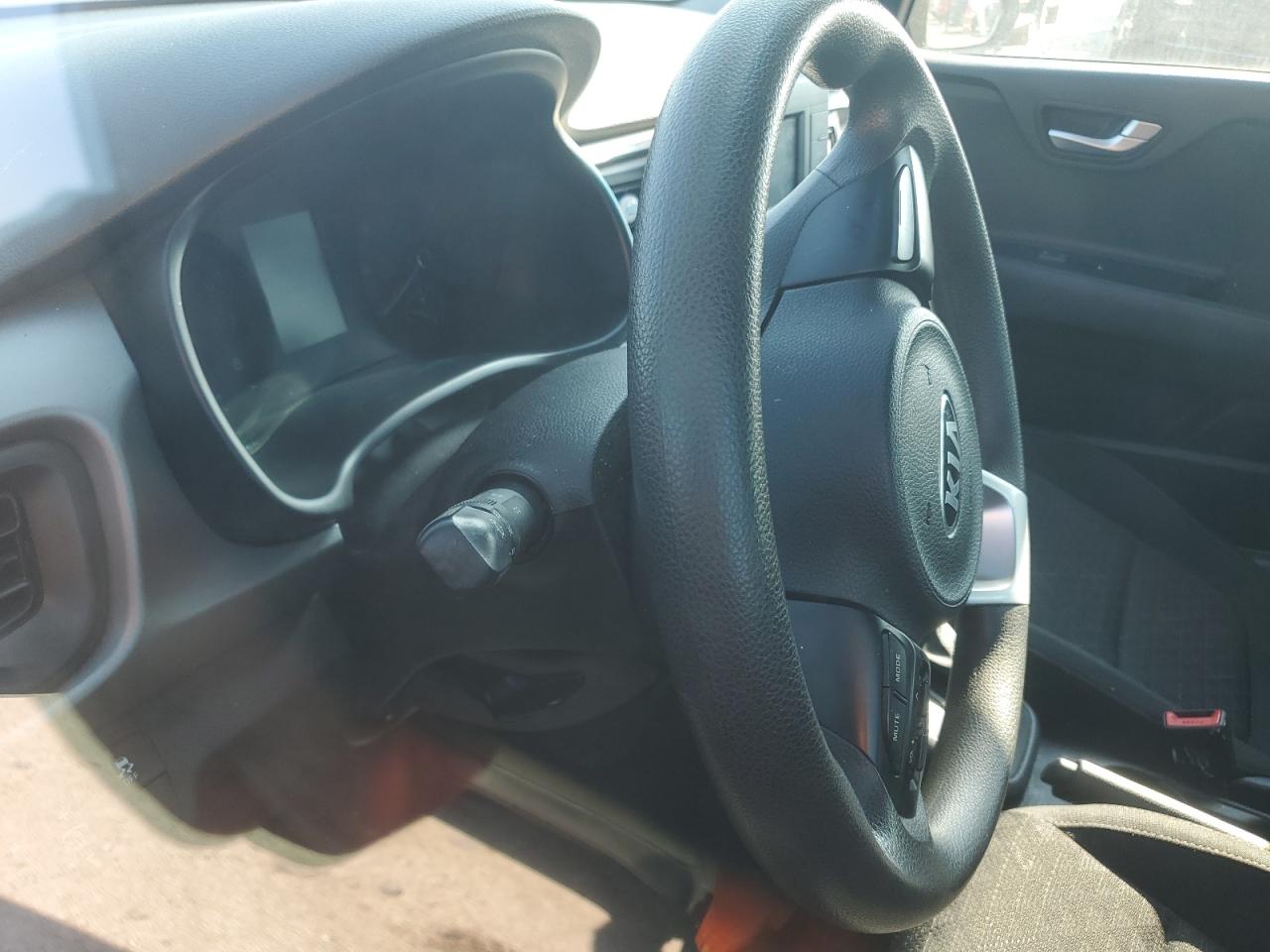 3KPA24AB7KE222762 2019 Kia Rio S