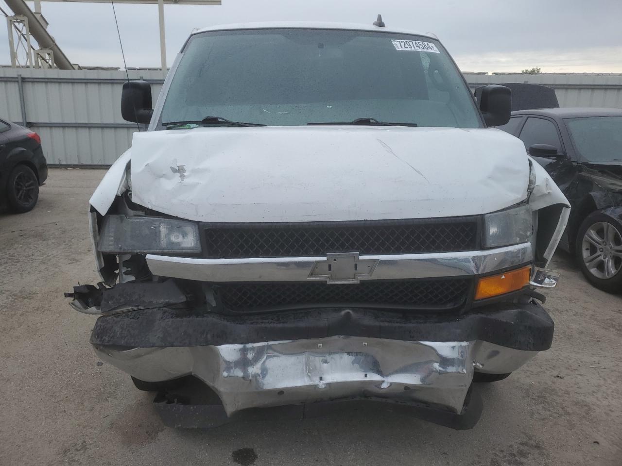 2018 Chevrolet Express - Image 5