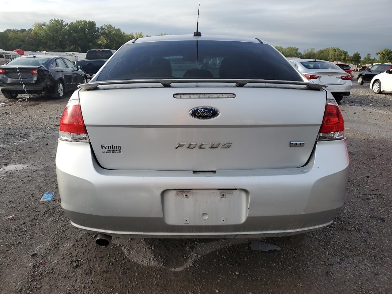 1FAHP3HNXBW106719 2011 Ford Focus Sel