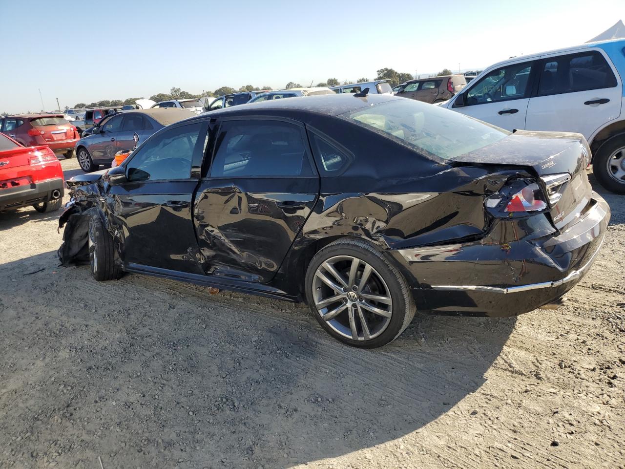 2018 Volkswagen Passat - Image 2