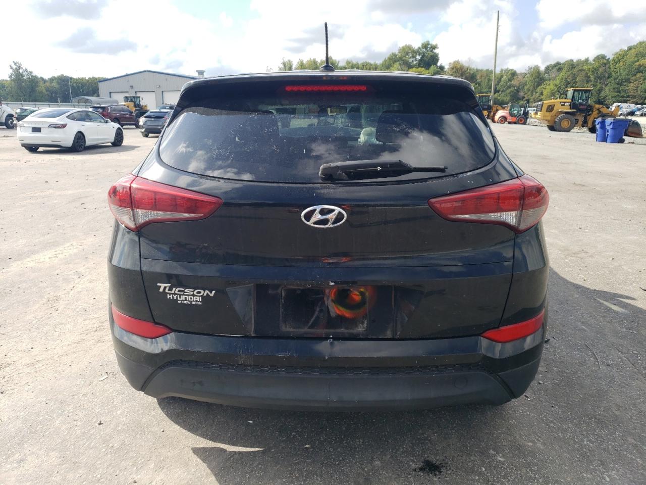 KM8J23A48HU337517 2017 Hyundai Tucson Se