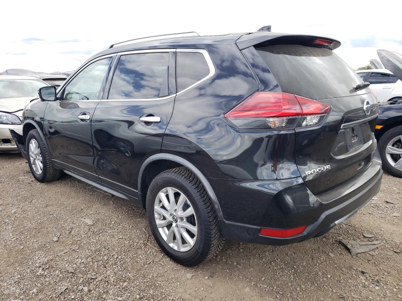 JN8AT2MV7HW280669 2017 NISSAN ROGUE - Image 2