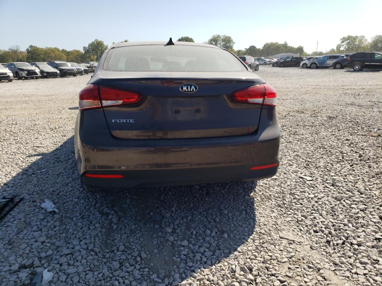 3KPFK4A78HE100986 2017 Kia Forte Lx