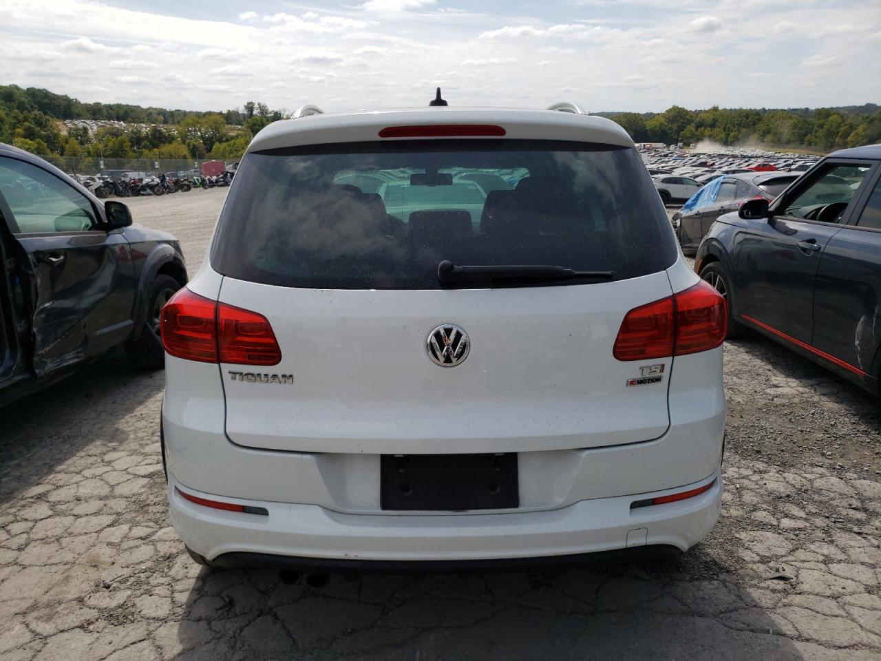 2017 Volkswagen Tiguan Sport VIN: WVGUV7AX8HK016627 Lot: 71557364