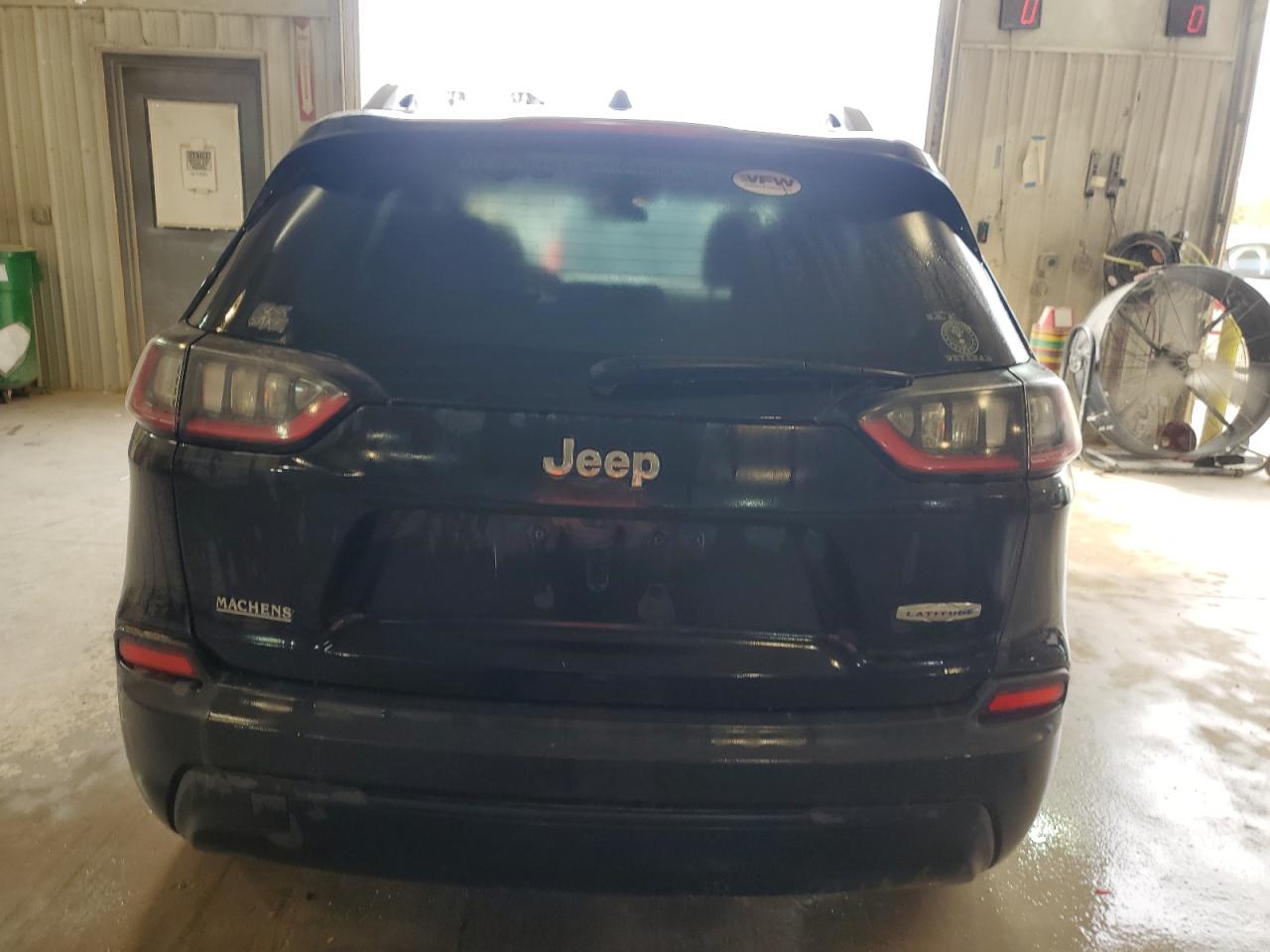 2019 Jeep Cherokee Latitude VIN: 1C4PJLCB4KD326597 Lot: 71970734